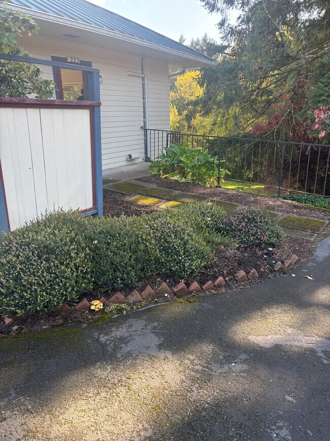 Foto del edificio - Enjoy 1.125 Acres near Downtown McMinnville