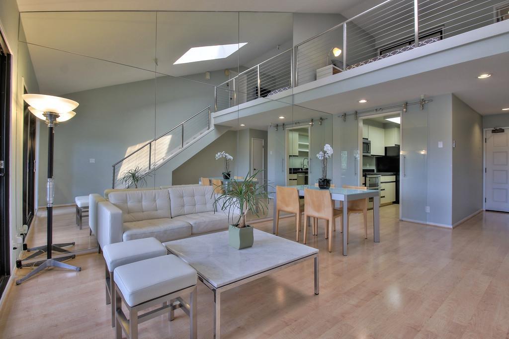 Foto principal - 724 Oak Grove Ave