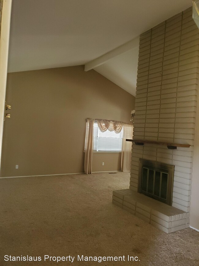 Building Photo - 4 br, 2 bath House - 233 Merlin Way