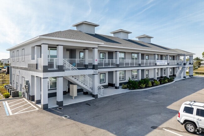 Primario - 746 SW 8th Ter