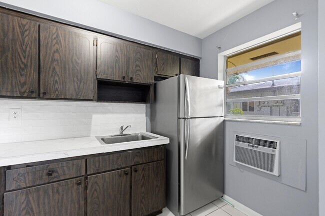 Foto del edificio - 6125 SW 48th Ct