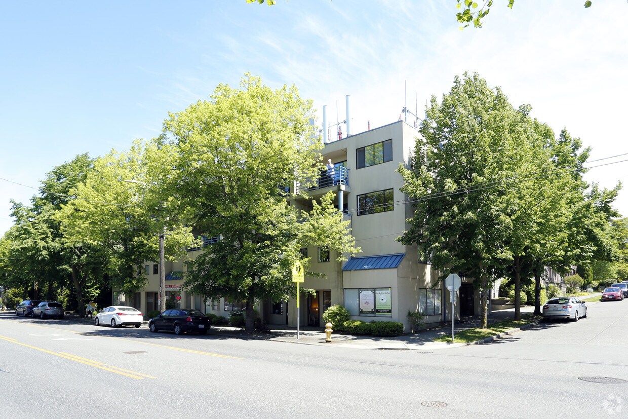 Manning Place Apartments in Seattle, WA