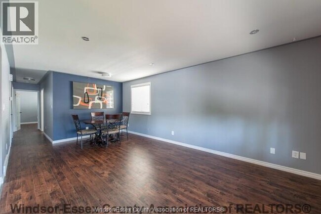 Photo du bâtiment - 1469 Azalia Crescent