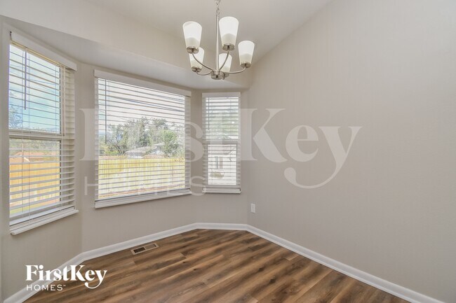 Foto del edificio - 6216 Gossamer St