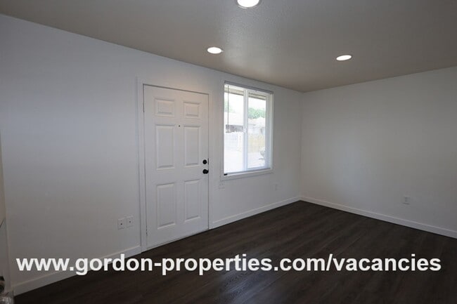 Foto del edificio - SE Arista Dr - 2 bedroom unit in the heart...