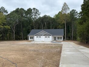 Building Photo - 861 Jack Rd