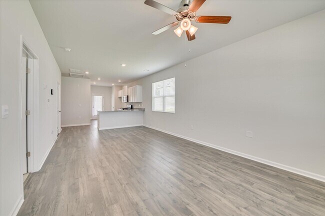 Building Photo - 842 Feldspar
