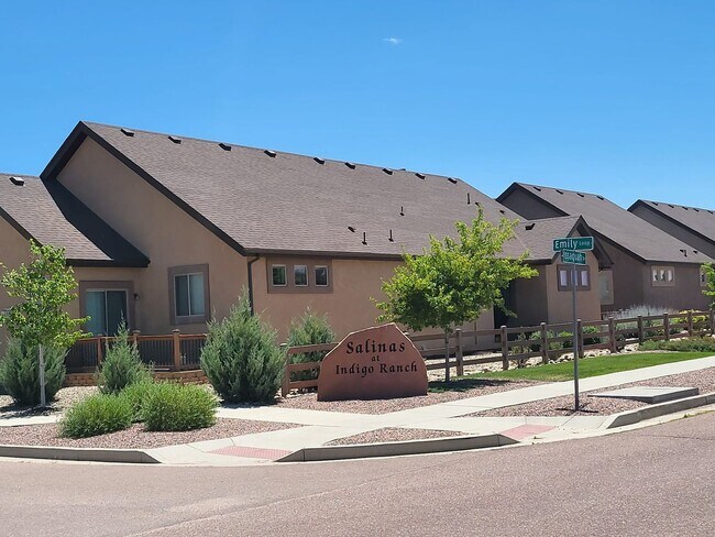 Foto del edificio - 6613 Folsom Hts