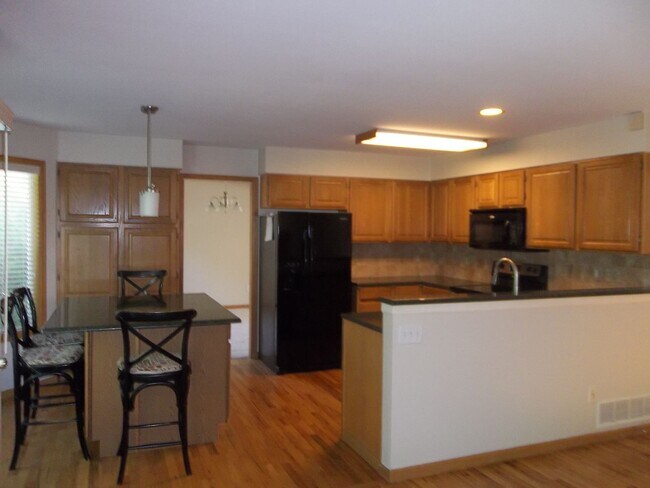Building Photo - Comfort & Space in Fort Collins – 5BR Home...