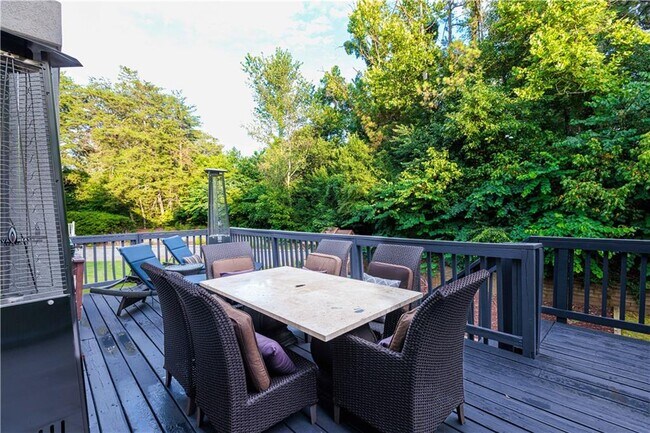 Foto del edificio - 1040 Creek Ridge Pointe