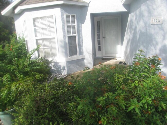 Foto del edificio - 145 Crooked Pine Rd
