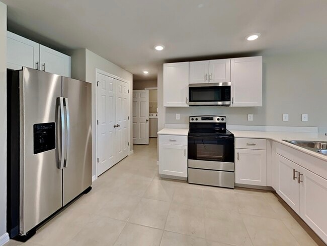 Building Photo - 3269 Gillot Blvd