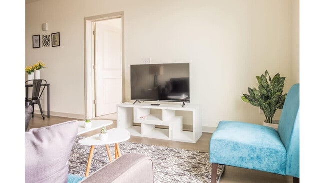 Foto del edificio - 633 E Main St