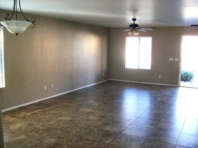 Foto del edificio - 2333 E Meadow Lark Way