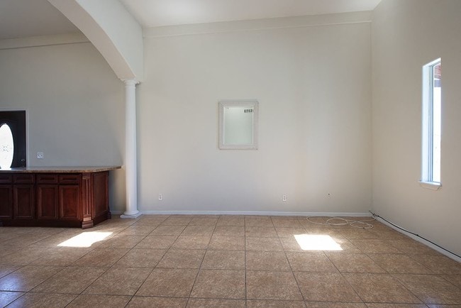 Building Photo - 3 br, 2 bath House - 400 Mahan