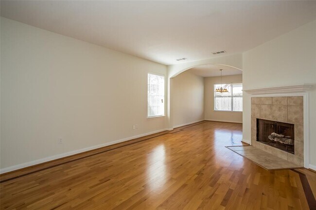 Building Photo - 3839 Woodlace Dr
