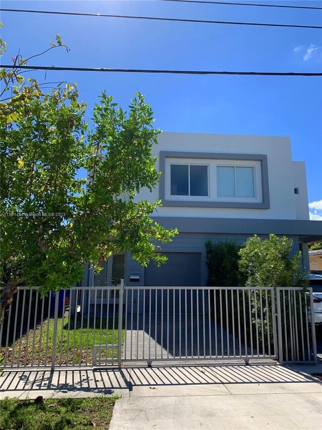 Foto del edificio - 2852 SW 32nd Ct