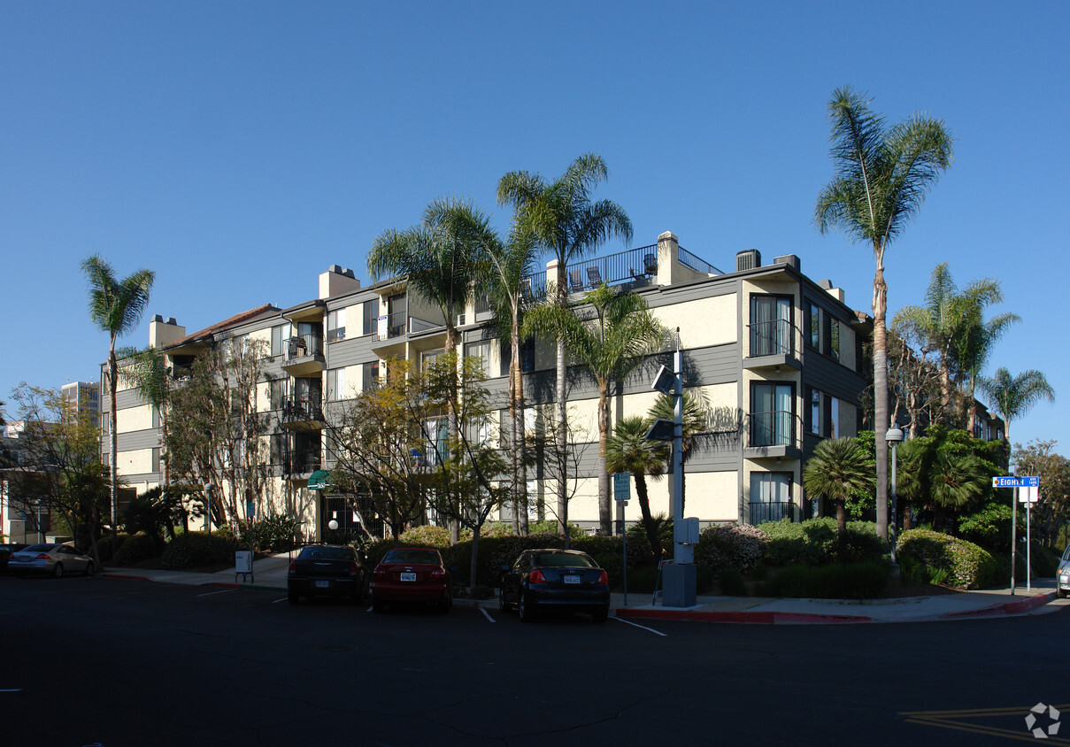 Foto principal - Park View Condos