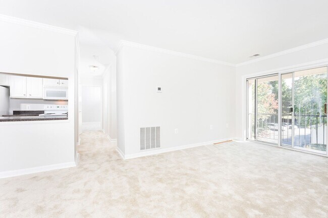 Building Photo - Gorgeous two bedroom apartment located in ...