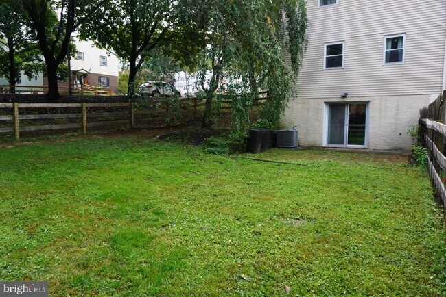 Foto del edificio - 520 Coventry Ln