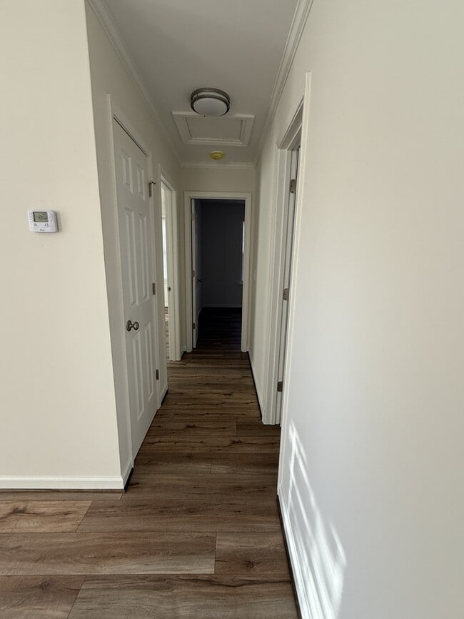 Building Photo - 107 Sue Ave