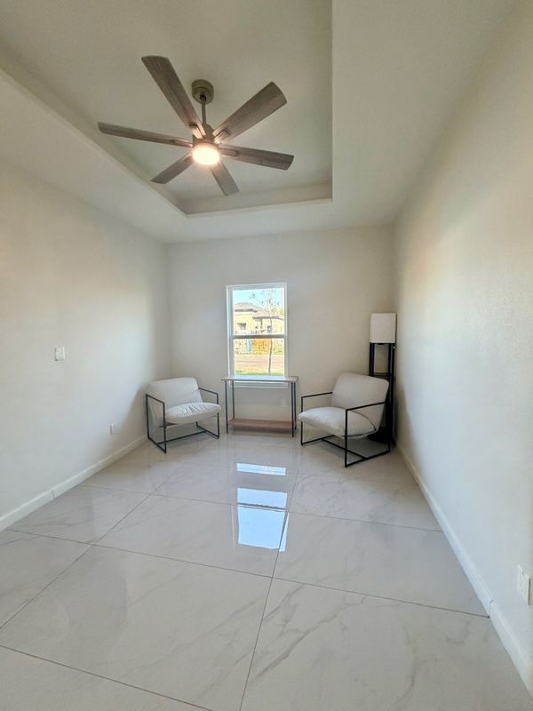 Building Photo - 903 La Laguna Rd