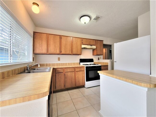 Building Photo - 12111 Westwold Dr