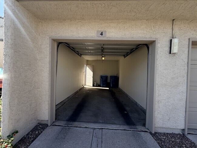 Building Photo - 6250 W Flamingo Rd