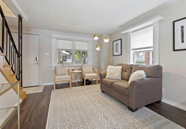 Building Photo - 141 S 75th St