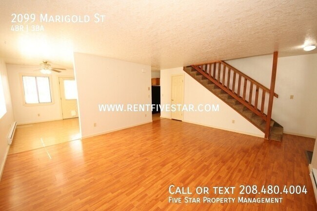 Building Photo - Pet Negotiable! 4 Bedroom 2.5 Bathroom Hom...