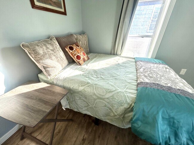 Foto del edificio - 155 Page Ave