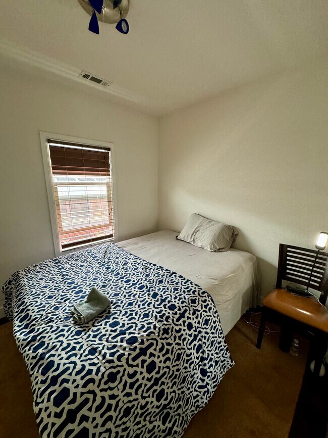 Foto del edificio - 2442 Clement St