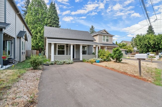 Building Photo - Charming 3 Bedroom/1 Bath Jennings Lodge home