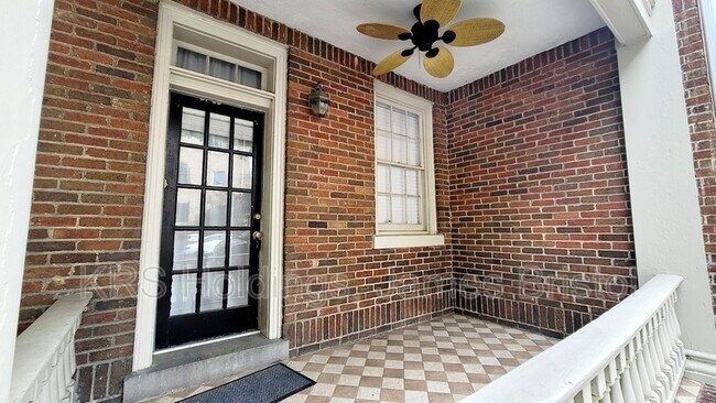 Foto del edificio - 2710 Stuart Ave