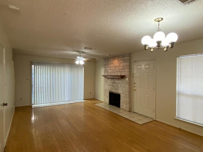 Building Photo - 6715 Old Quarry Ln