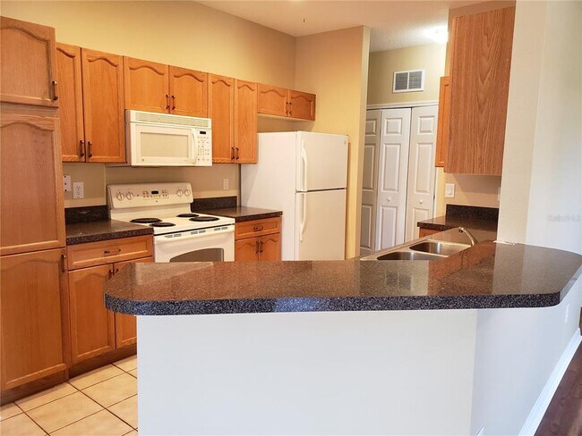 Building Photo - 3658 Oakdale Cir