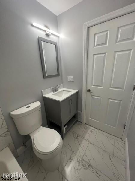 Foto del edificio - 2 br, 1 bath House - 550 East Milton Avenue