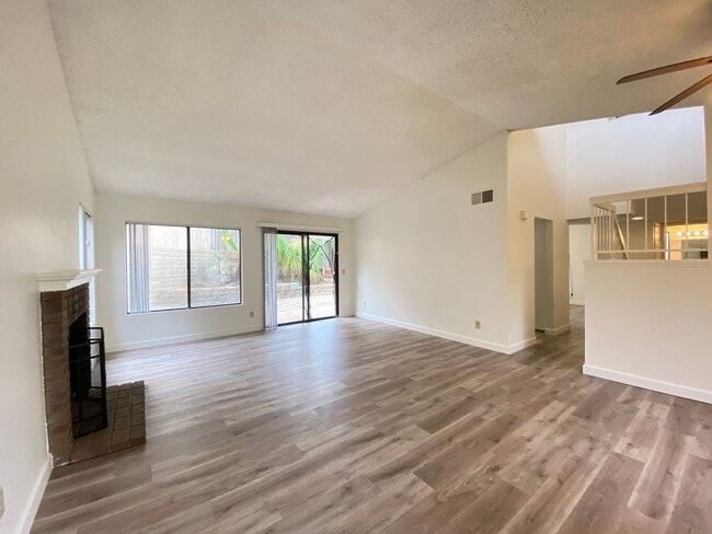 Building Photo - 3Bd/2.5Ba 2 Story House in Shadowridge!
