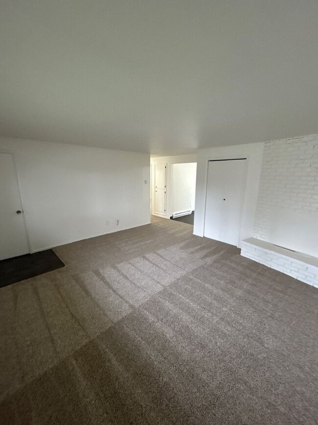 Foto del edificio - 3924 Iberis St NE