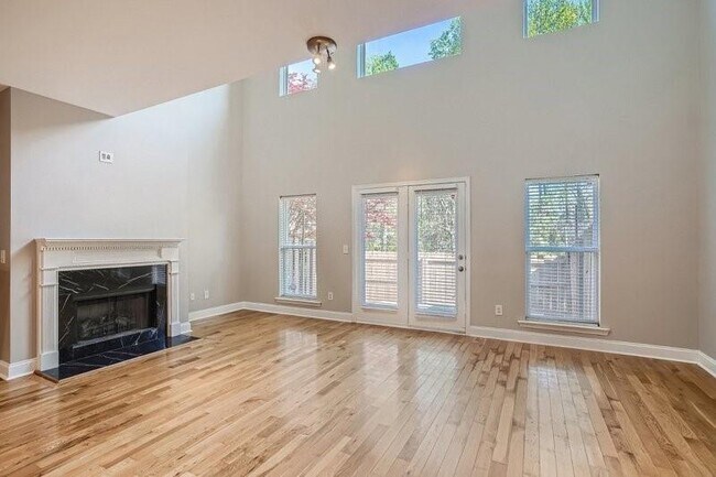 Building Photo - 6011 Brookside Oak Cir