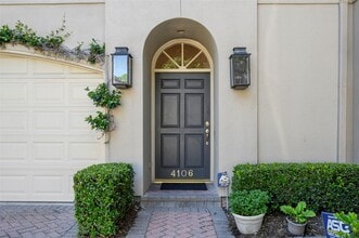 Building Photo - 4106 N Blvd Park