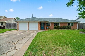 Building Photo - 2407 Willowby Dr
