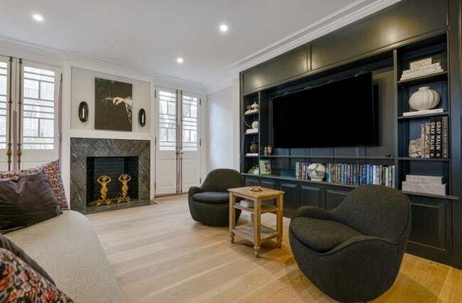 Building Photo - 51 Fair St