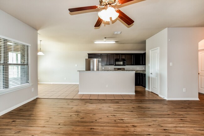 Foto del edificio - 1824 Ridgecrest Dr
