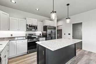 Building Photo - 204 Fletching Way