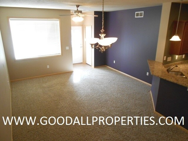 Foto del edificio - 2 bedroom townhome in West Des Moines