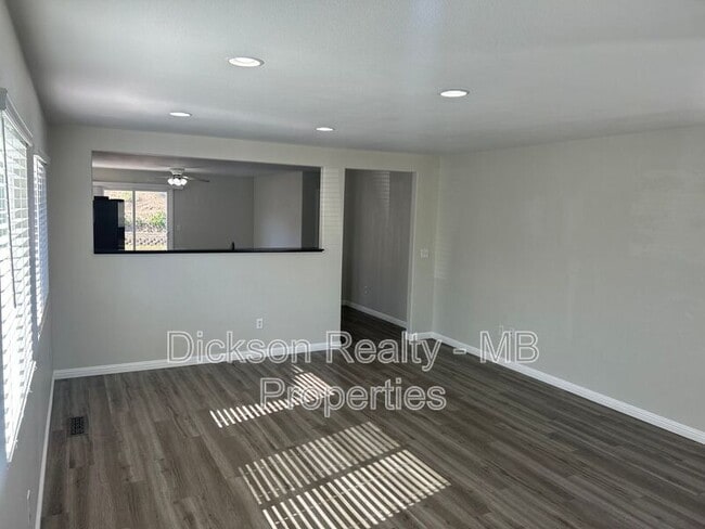 Building Photo - 7760 Key Largo Dr