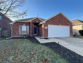 Building Photo - 7960 Glenway Dr