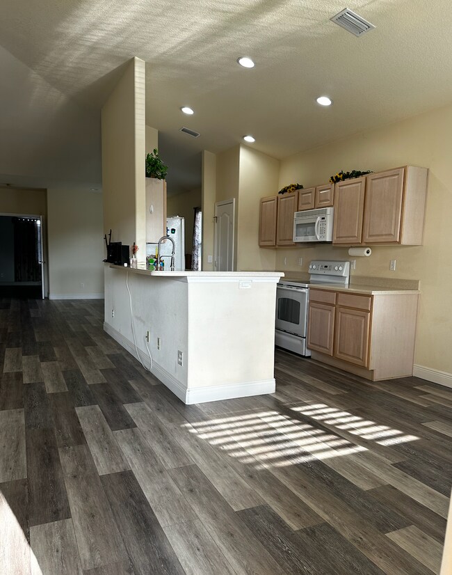 Building Photo - 937 Ocaso Ln
