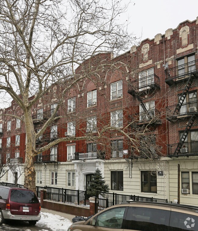 Building Photo - 1581 President St